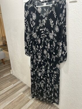 Old Navy Bohemian Black Maxi Dress with White Floral Print